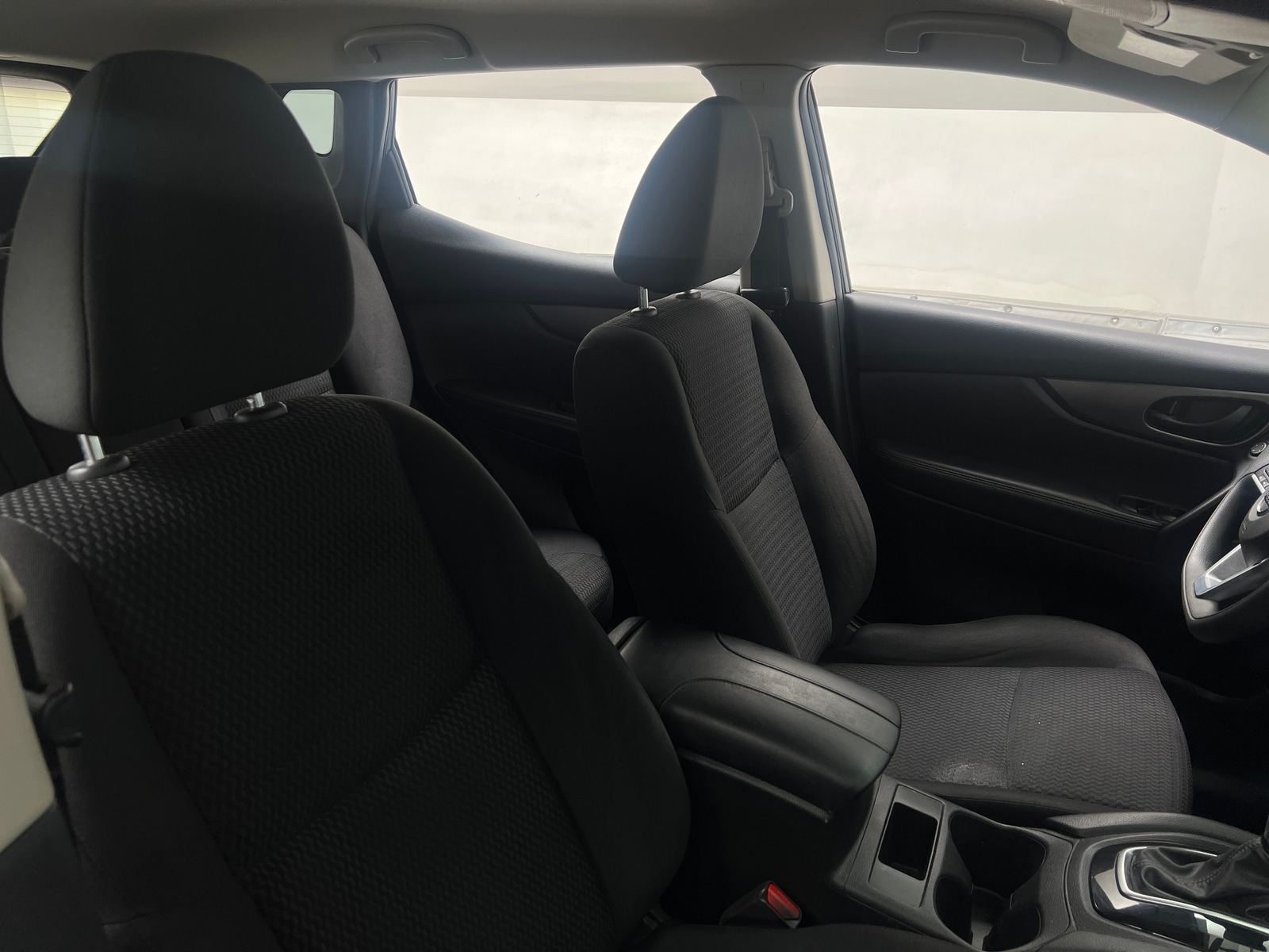 Thumbnail: 2017 Nissan Rogue Sport - 2