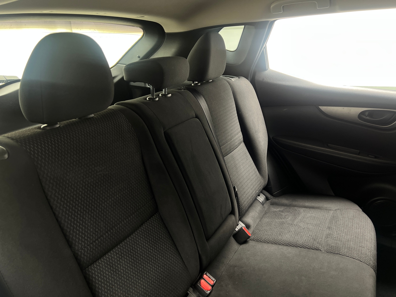 Thumbnail: 2017 Nissan Rogue Sport - 6