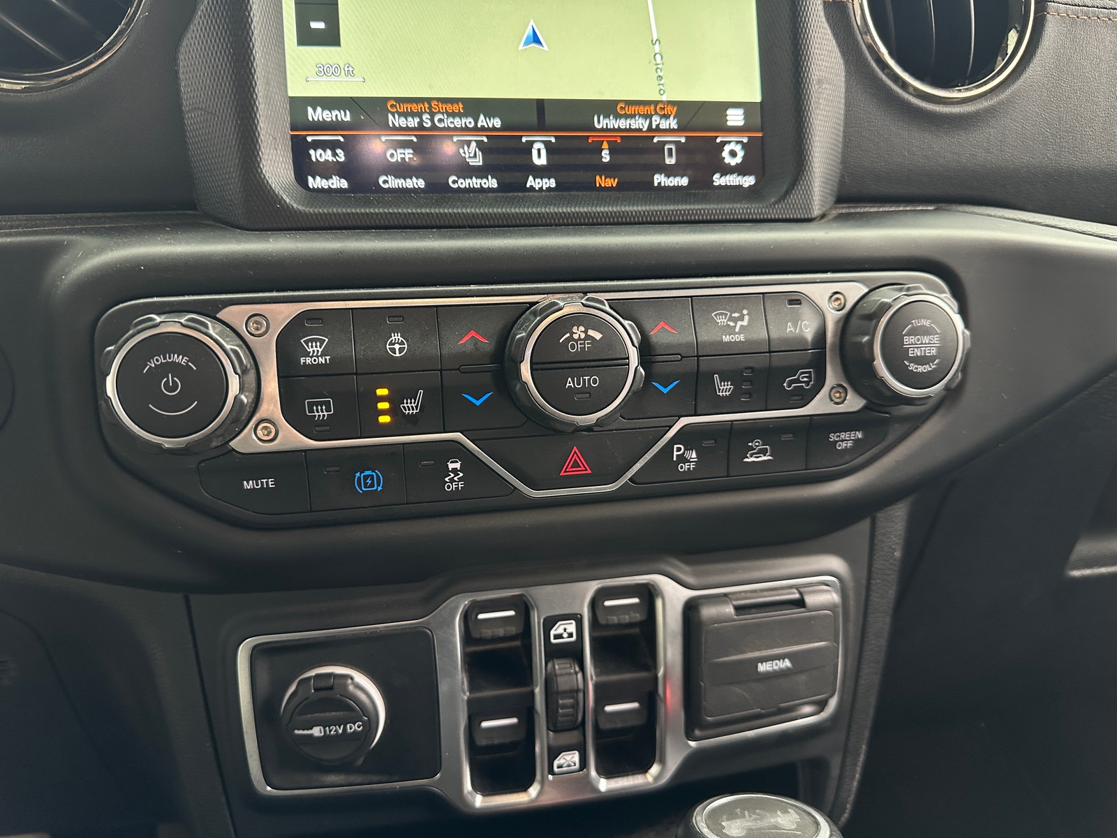 Thumbnail: 2021 Jeep Wrangler - 3