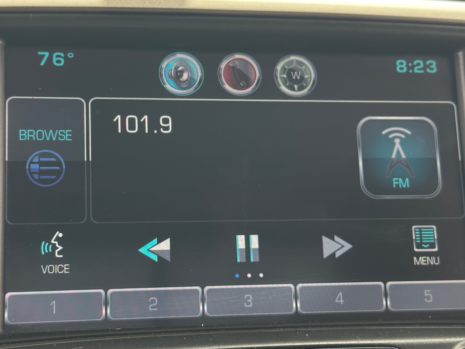 Thumbnail: 2015 Chevrolet Silverado 1500 - 3