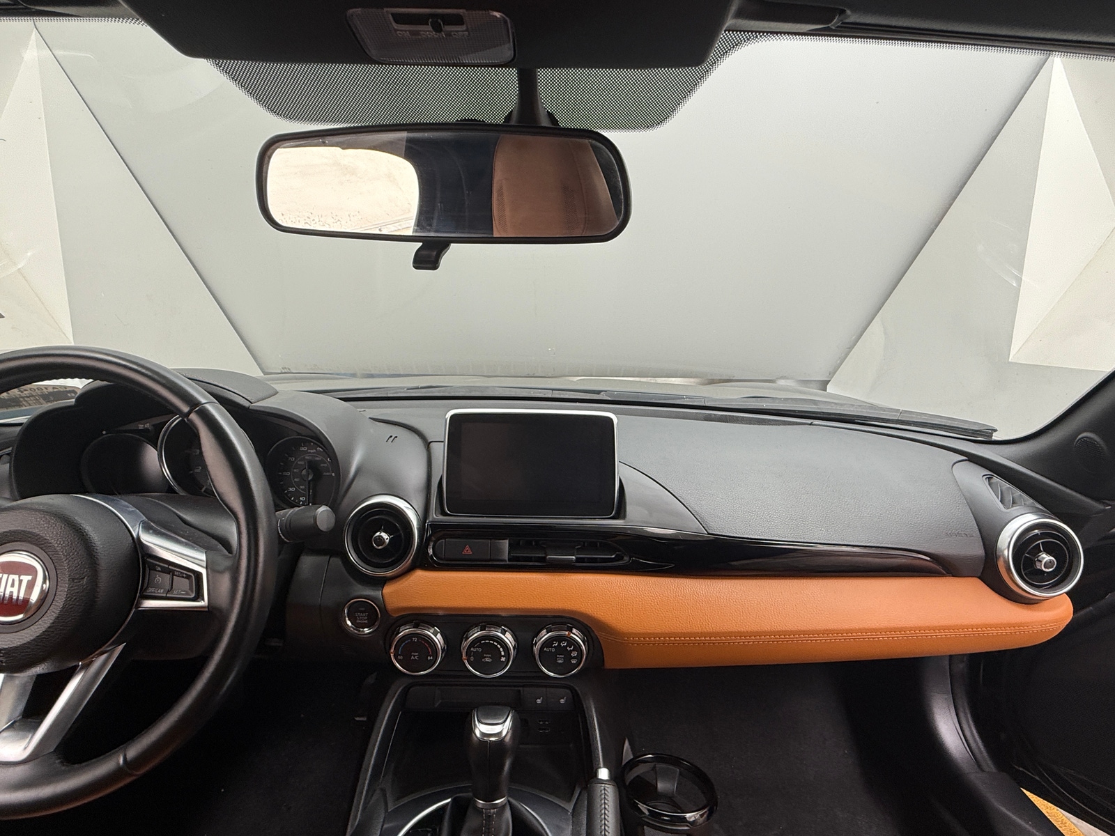 Thumbnail: 2020 Fiat 124 Spider - 2