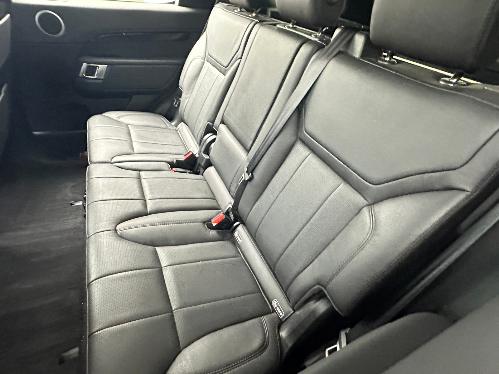 Thumbnail: 2019 Land Rover Discovery - 5