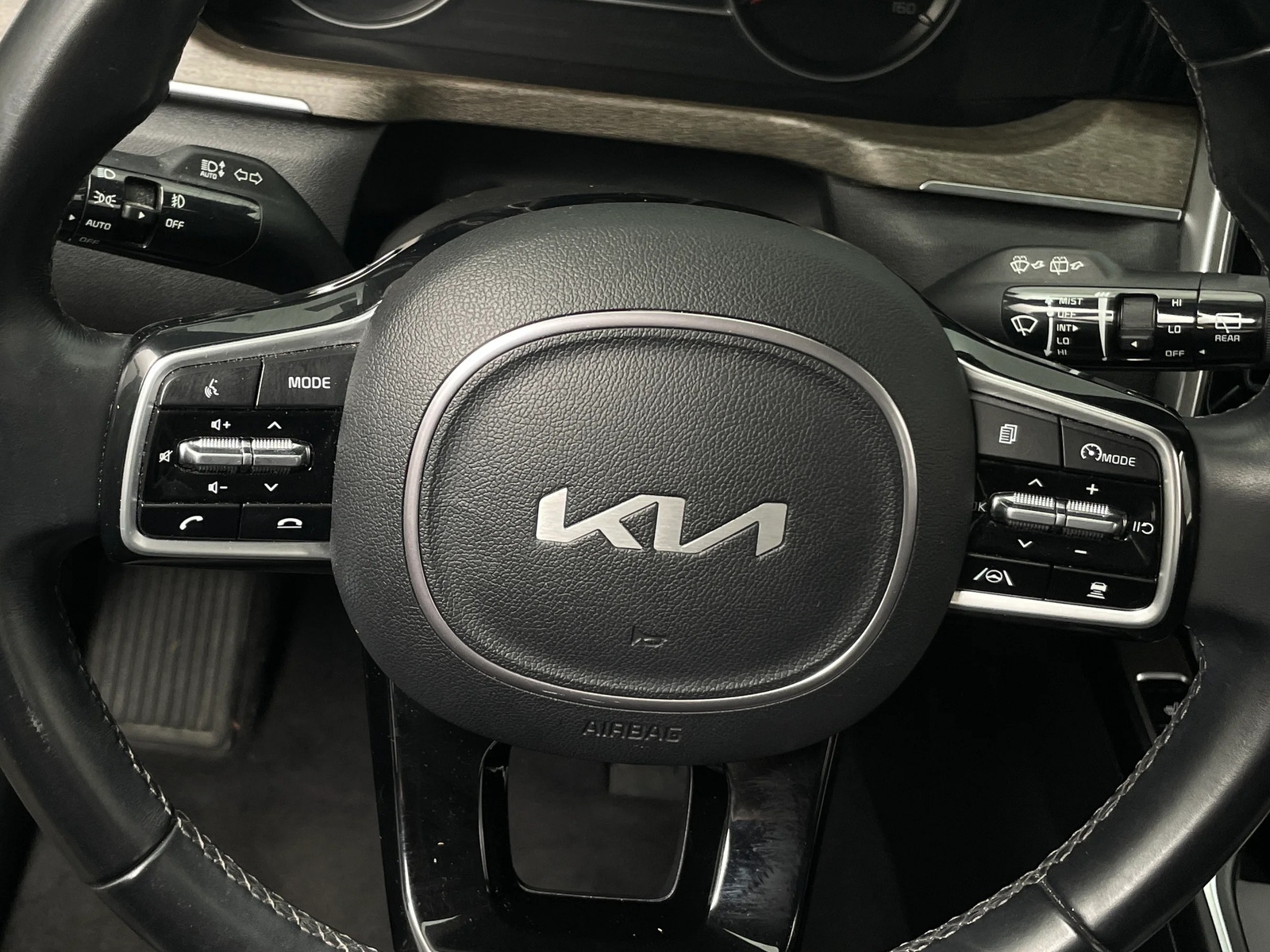 Thumbnail: 2022 Kia Sorento - 4