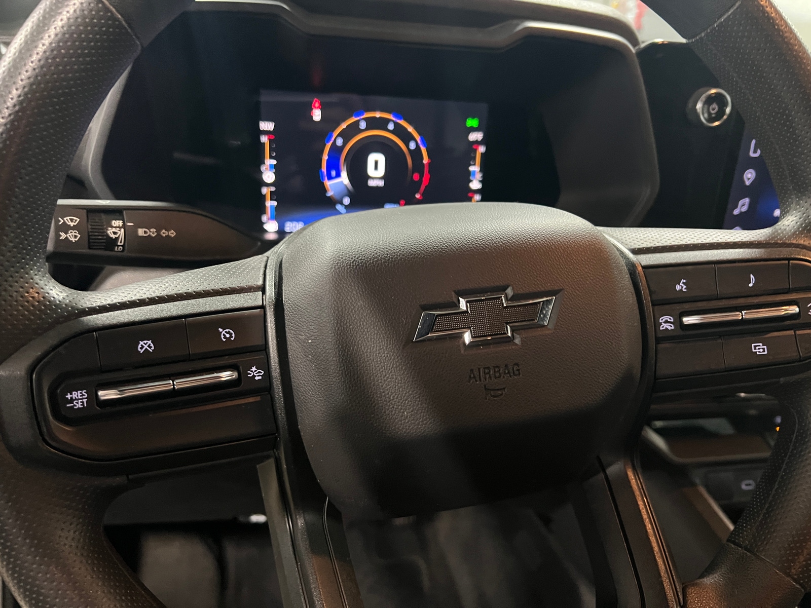 Thumbnail: 2023 Chevrolet Colorado - 5