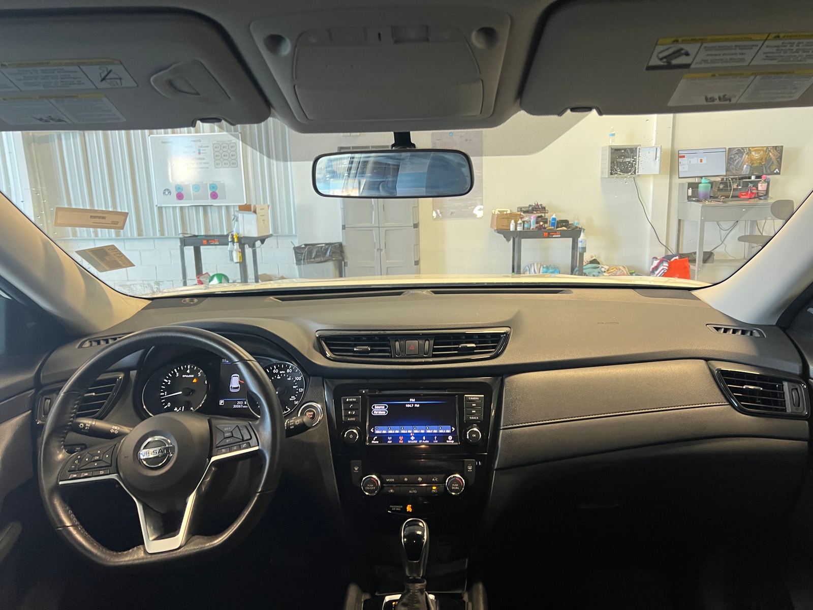Thumbnail: 2018 Nissan Rogue - 3
