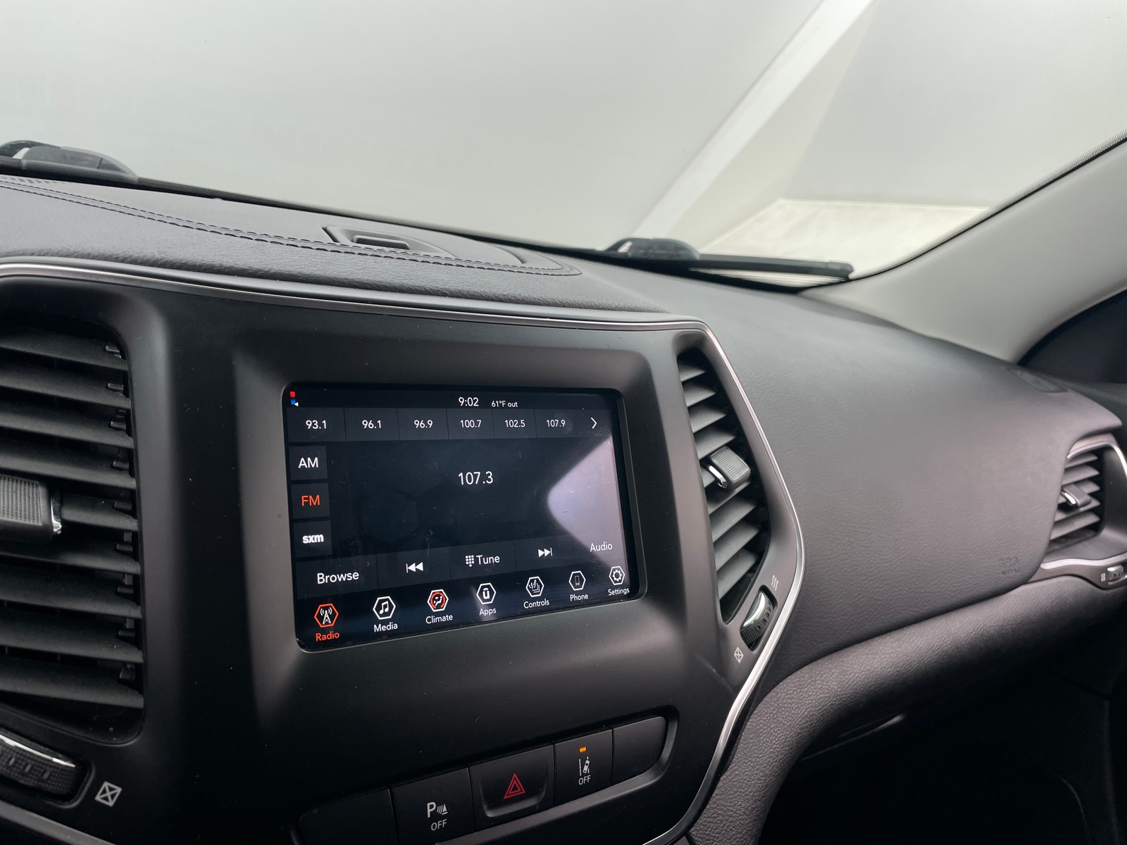 Thumbnail: 2021 Jeep Cherokee - 3