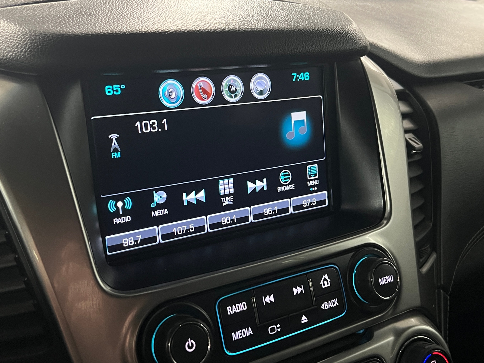 Thumbnail: 2019 Chevrolet Tahoe - 4
