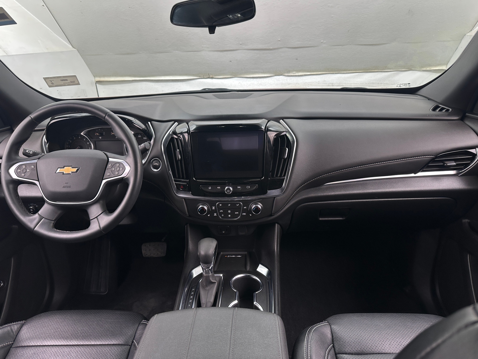 Thumbnail: 2023 Chevrolet Traverse - 3