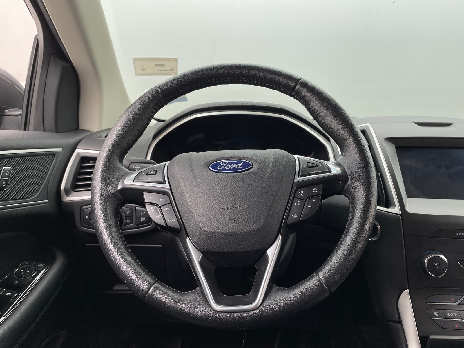 Thumbnail: 2019 Ford Edge - 4