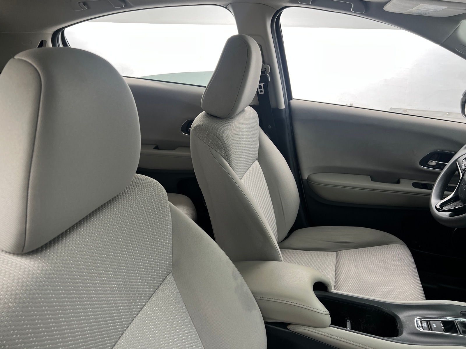 Thumbnail: 2016 Honda HR-V - 2