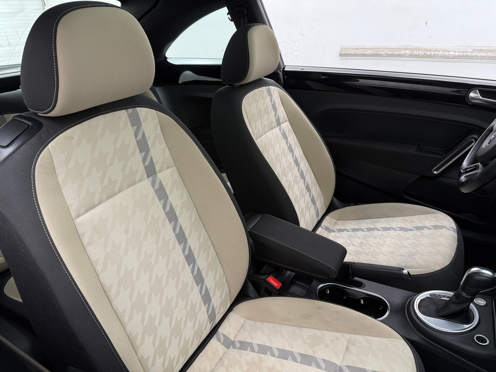 Thumbnail: 2018 Volkswagen Beetle - 2