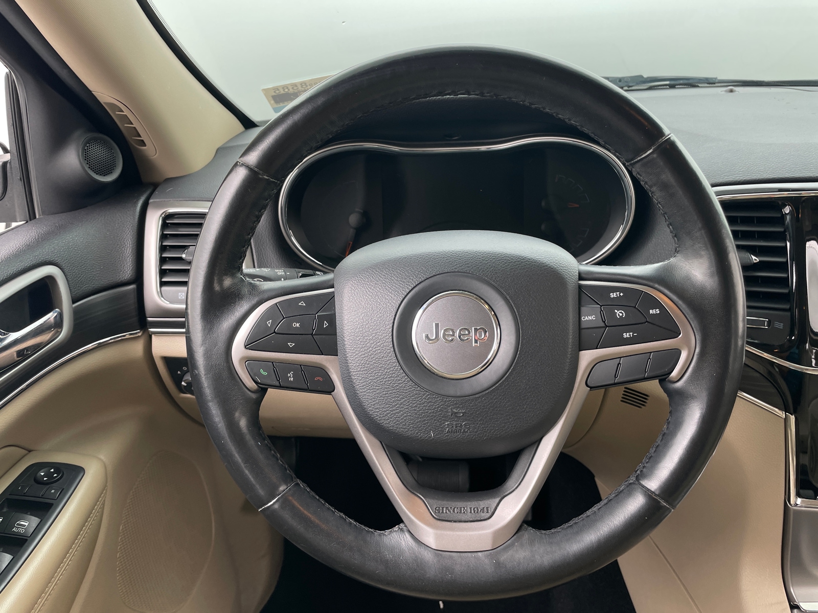 Thumbnail: 2020 Jeep Grand Cherokee - 4