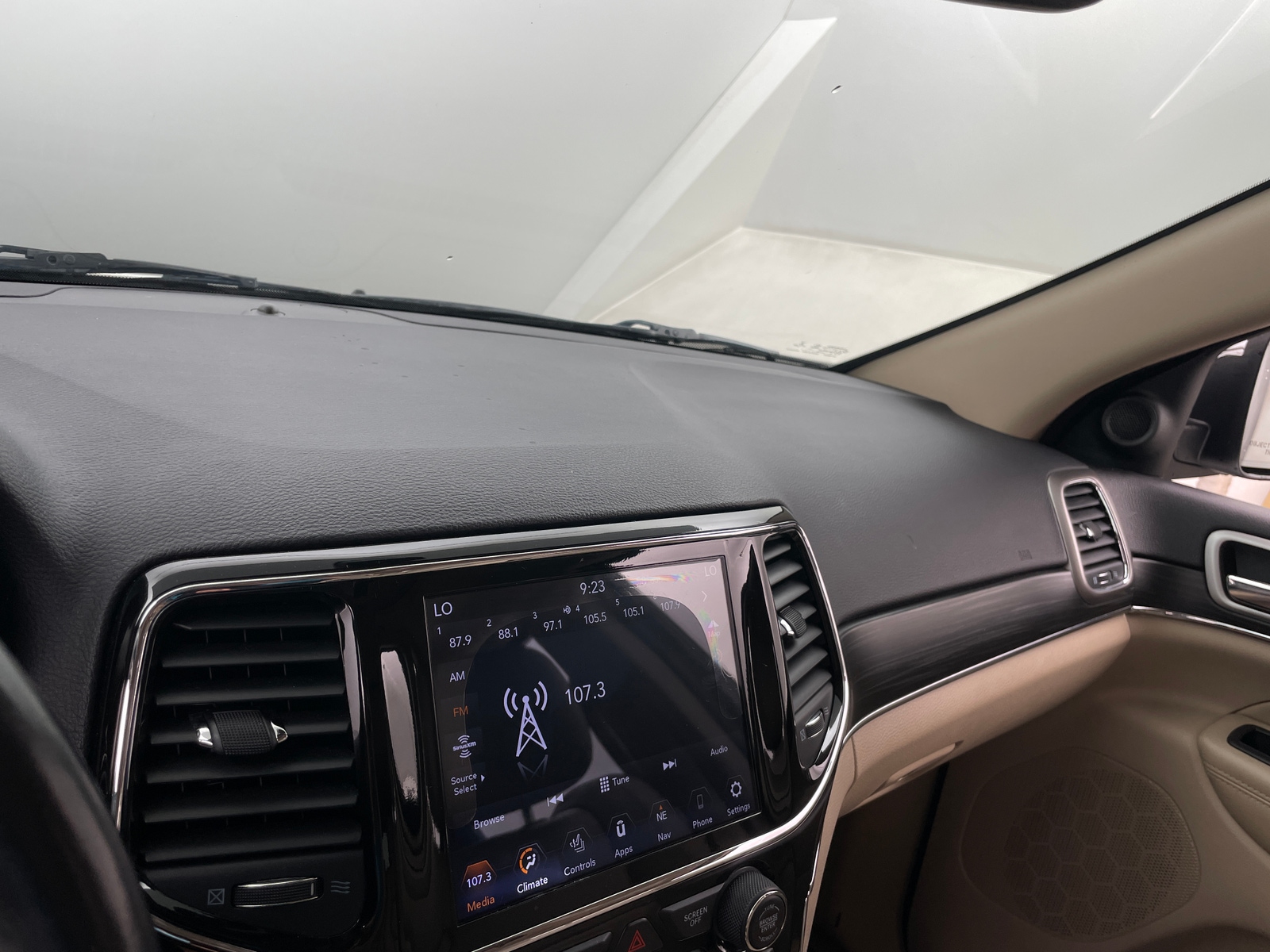 Thumbnail: 2020 Jeep Grand Cherokee - 3