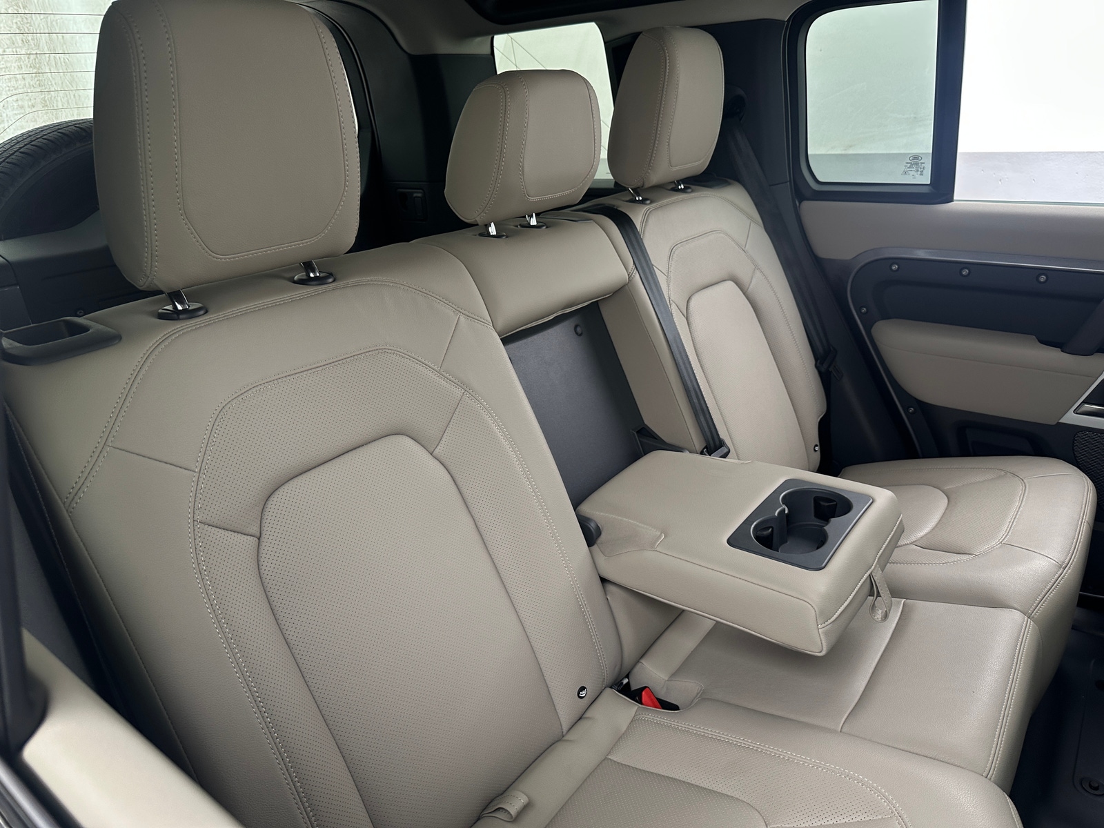 Thumbnail: 2023 Land Rover Defender - 5