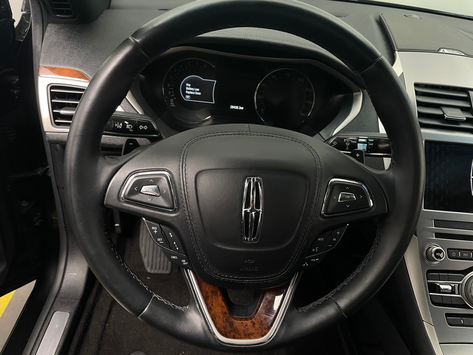 Thumbnail: 2020 Lincoln MKZ - 4