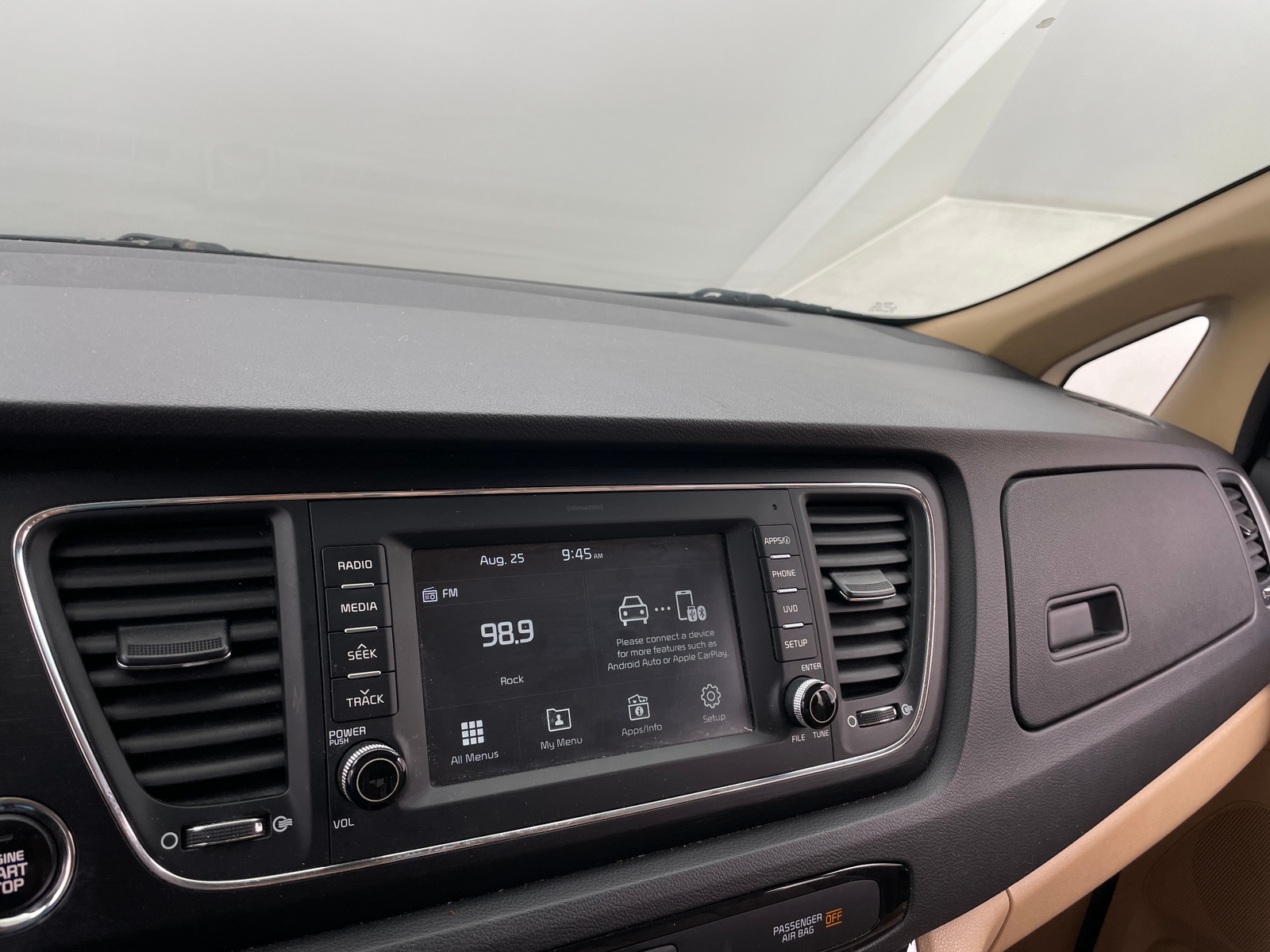 Thumbnail: 2018 Kia Sedona - 3
