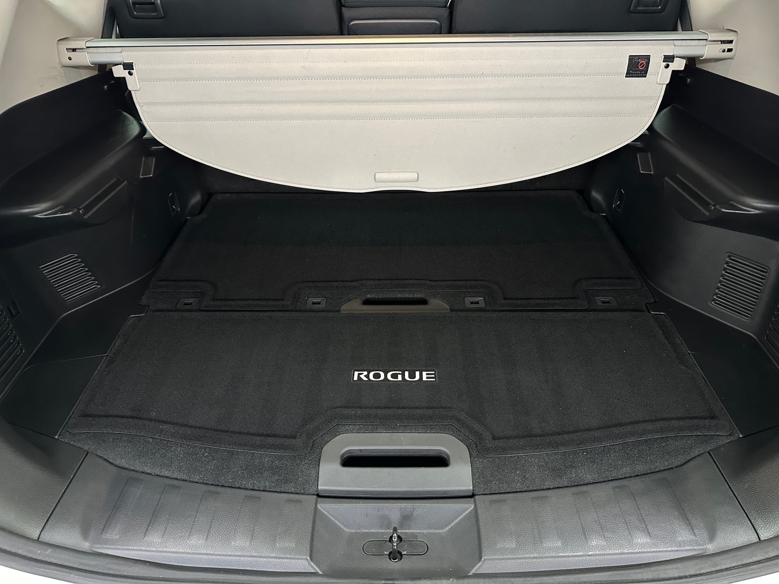 Thumbnail: 2017 Nissan Rogue - 7