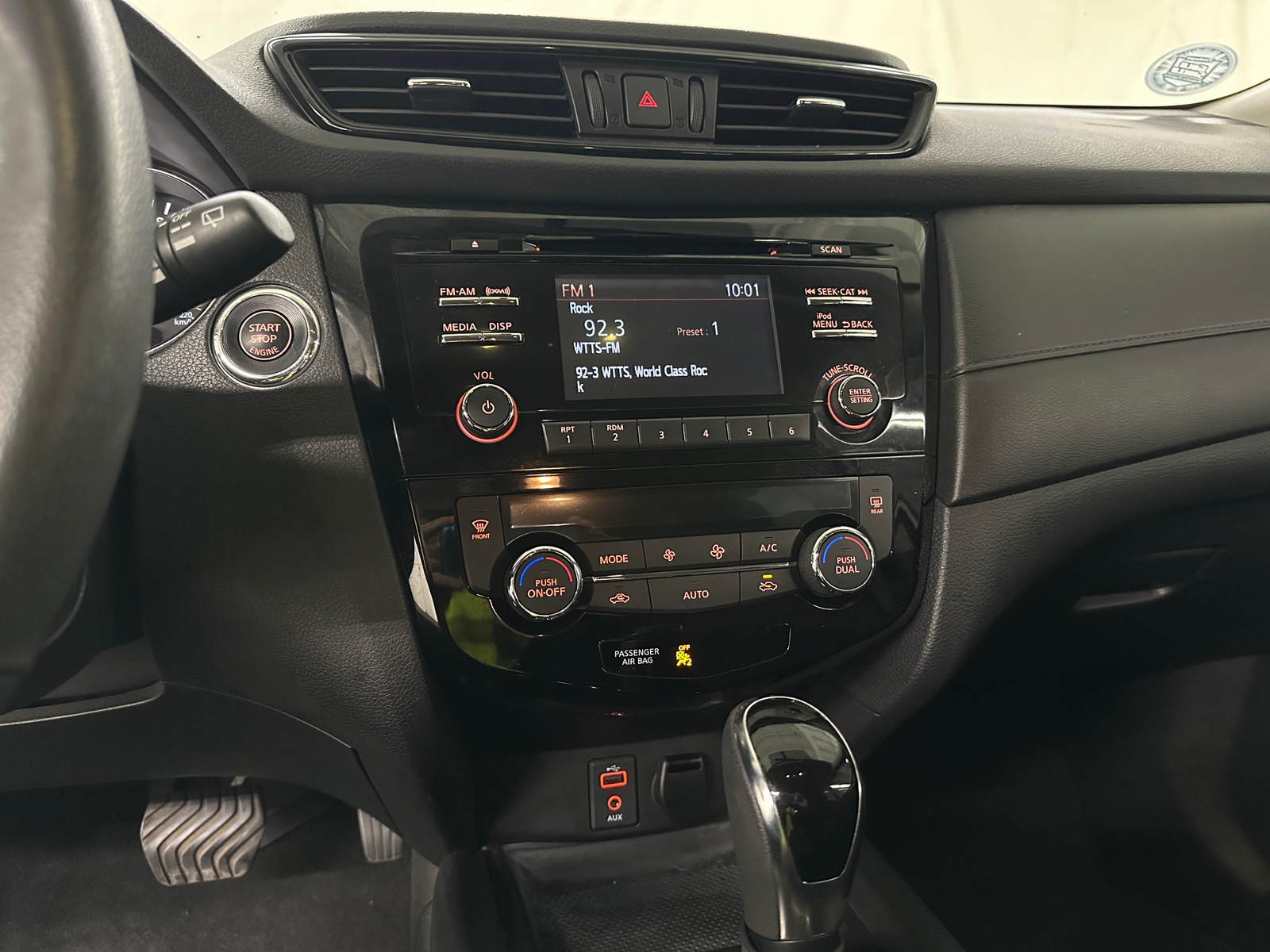 Thumbnail: 2017 Nissan Rogue - 4