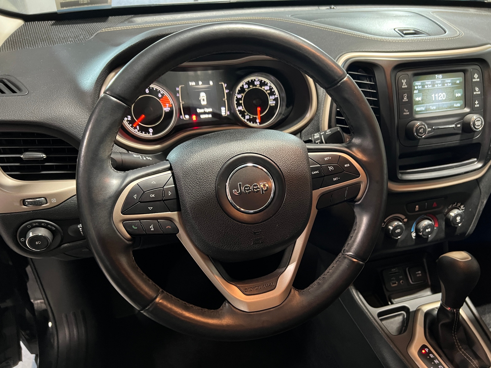 Thumbnail: 2018 Jeep Cherokee - 4