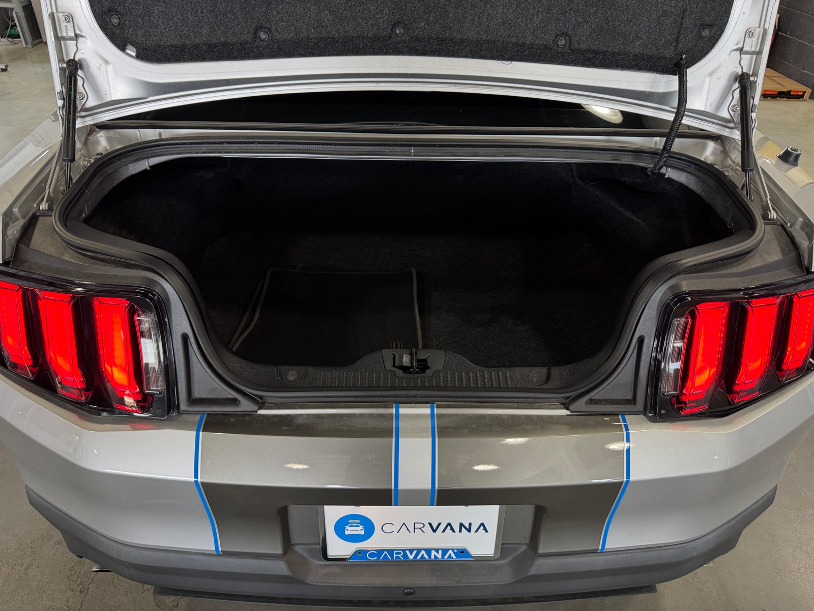 Thumbnail: 2011 Ford Mustang - 6
