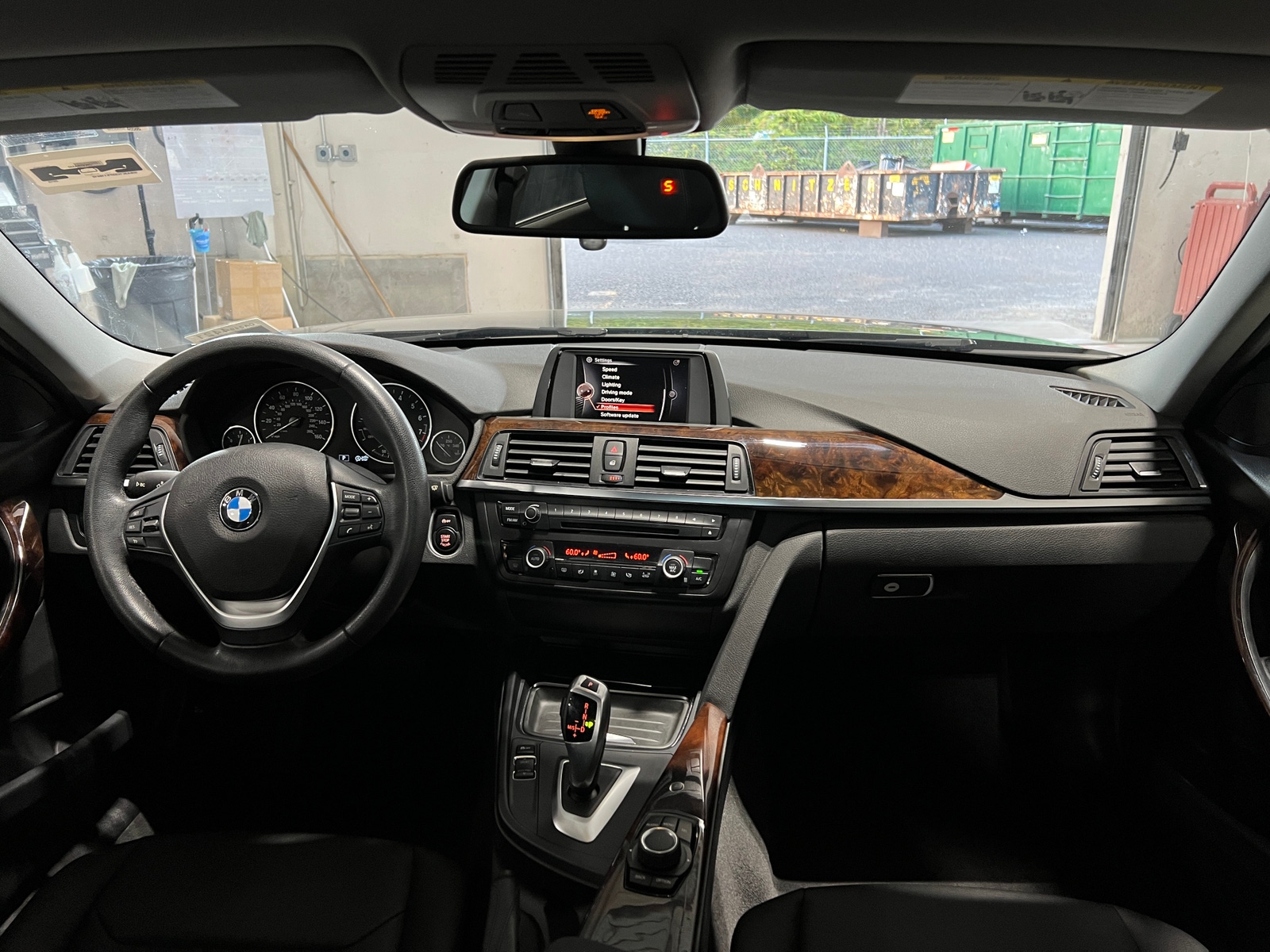 Thumbnail: 2015 BMW 3 Series - 2
