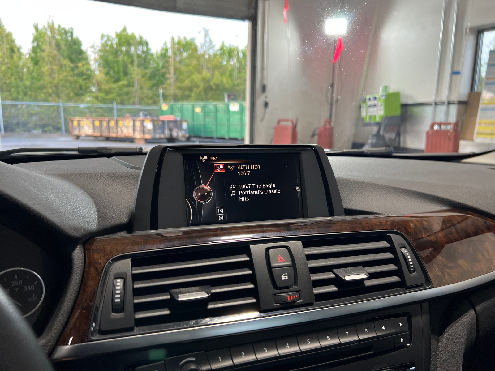 Thumbnail: 2015 BMW 3 Series - 3