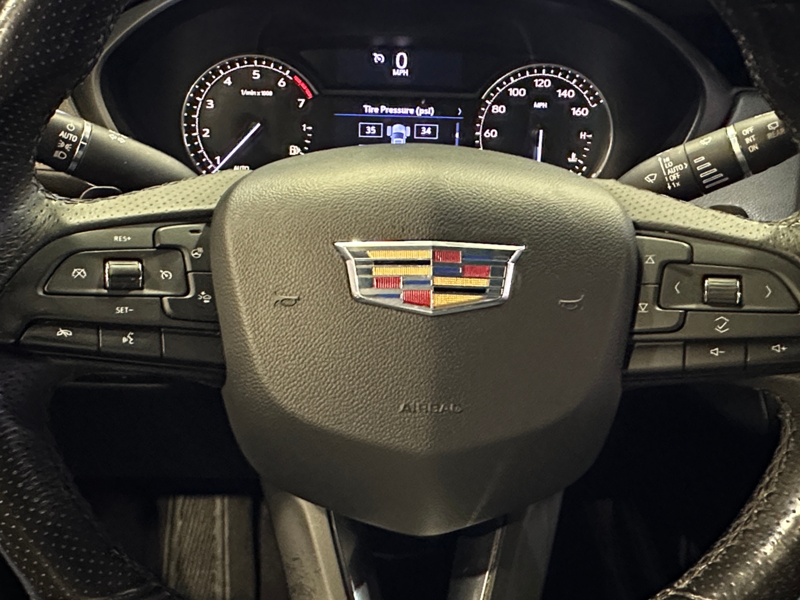 Thumbnail: 2019 Cadillac XT4 - 4