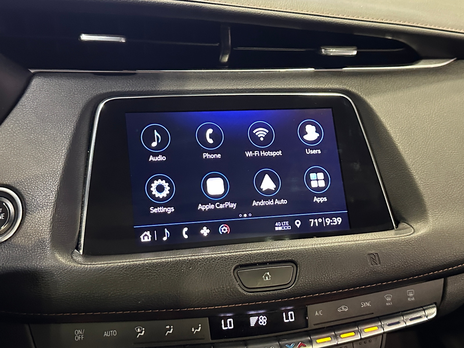 Thumbnail: 2019 Cadillac XT4 - 3