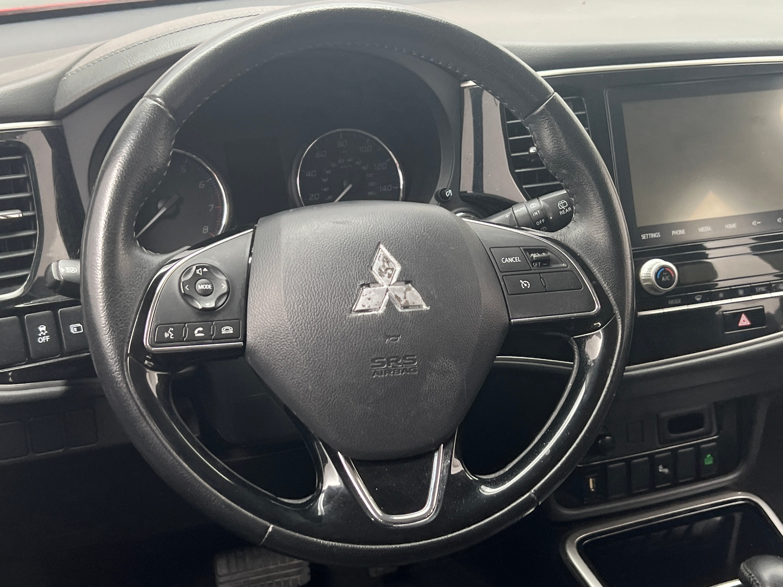 Thumbnail: 2020 Mitsubishi Outlander - 5