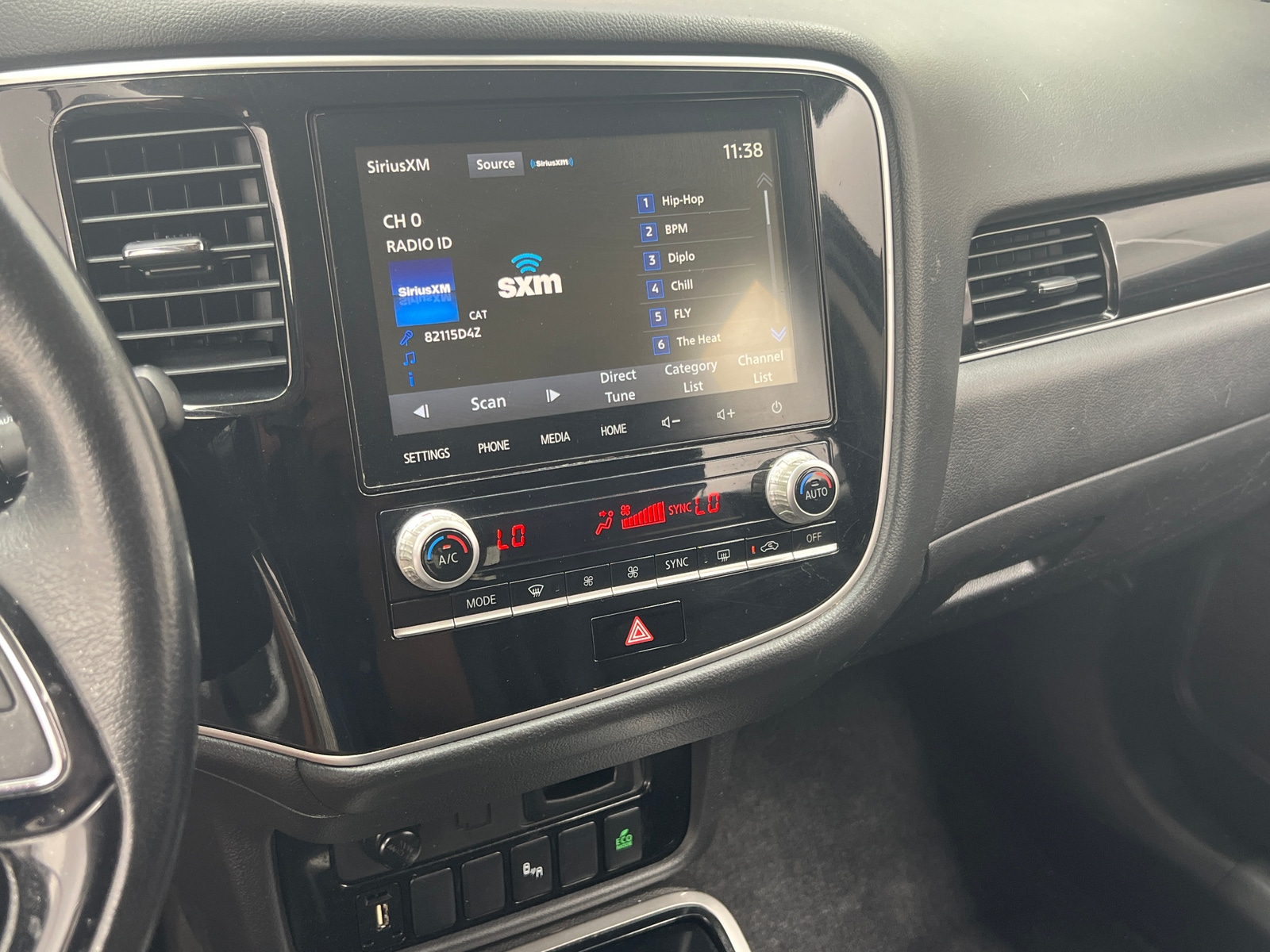 Thumbnail: 2020 Mitsubishi Outlander - 4