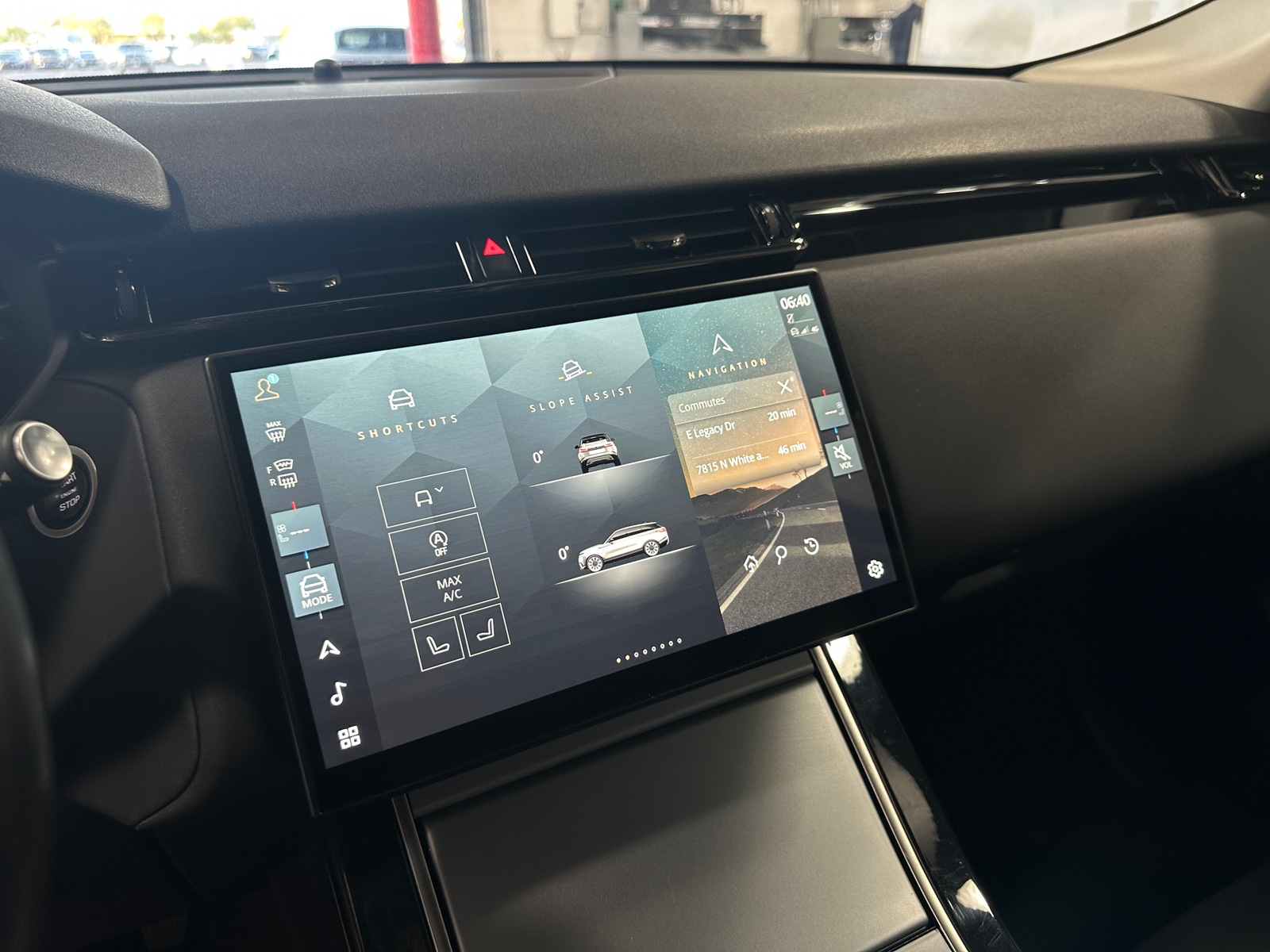 Thumbnail: 2024 Land Rover Range Rover Velar - 3