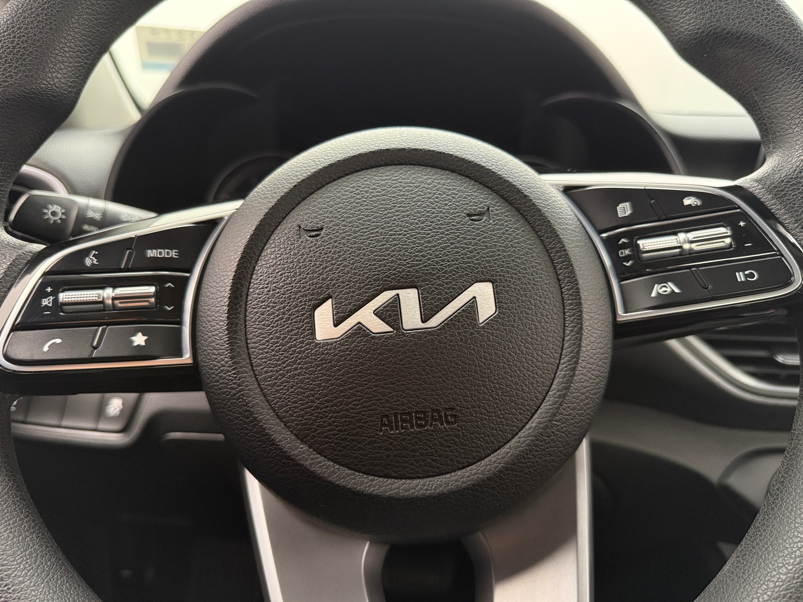 Thumbnail: 2023 Kia Forte - 5