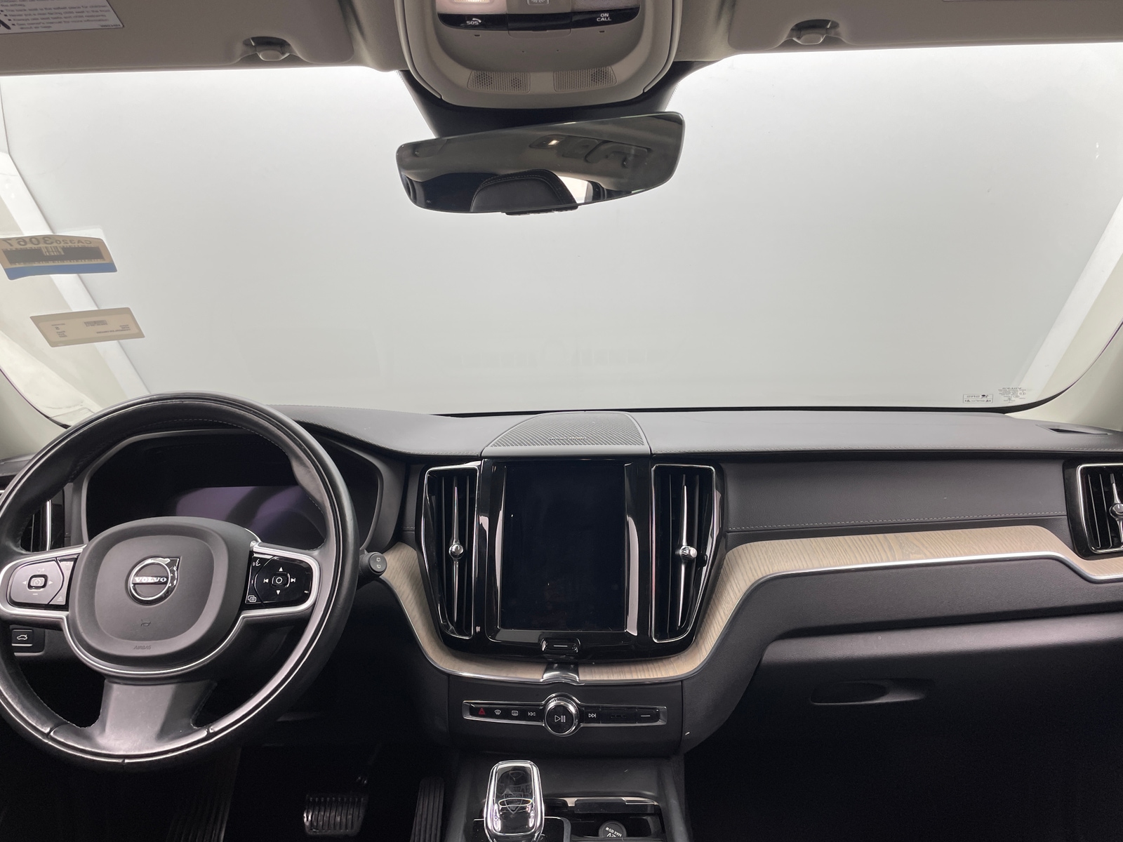 Thumbnail: 2022 Volvo XC60 - 2