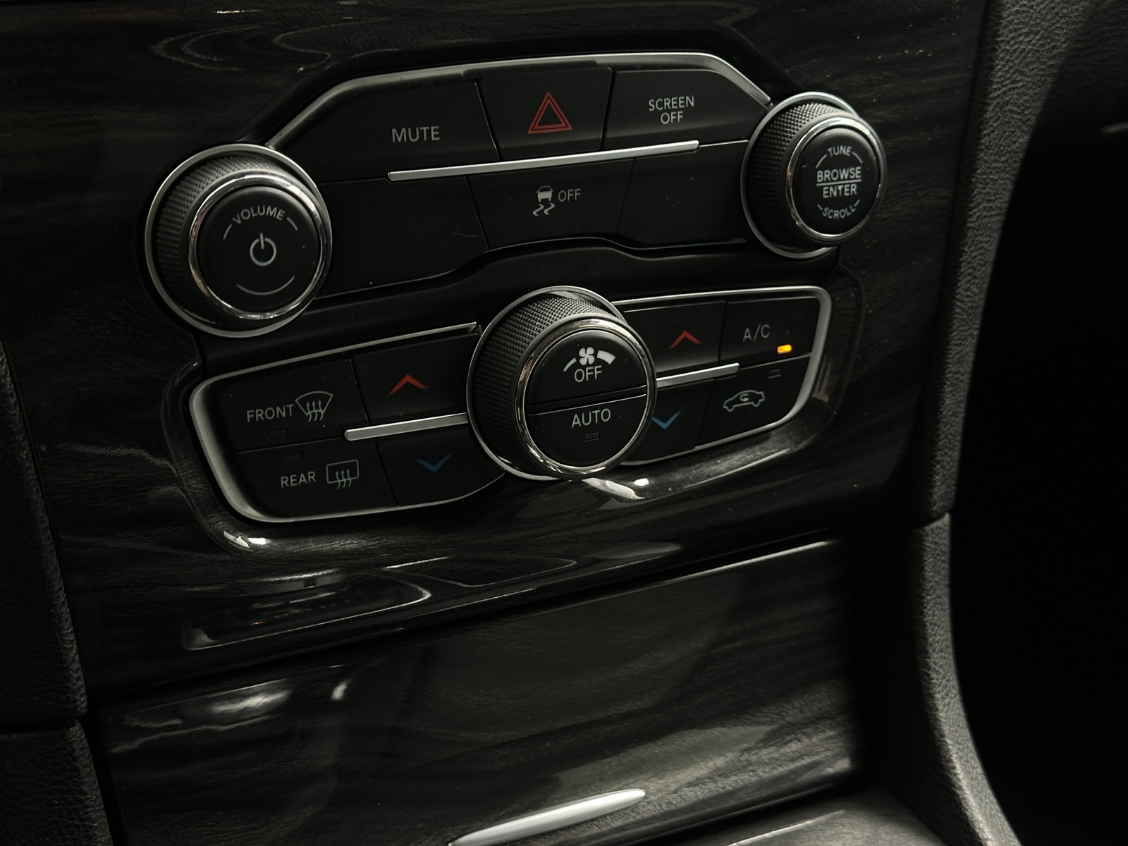 Thumbnail: 2021 Chrysler 300 - 4