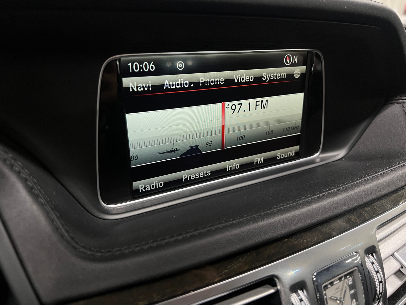Thumbnail: 2014 Mercedes-Benz E-Class - 3