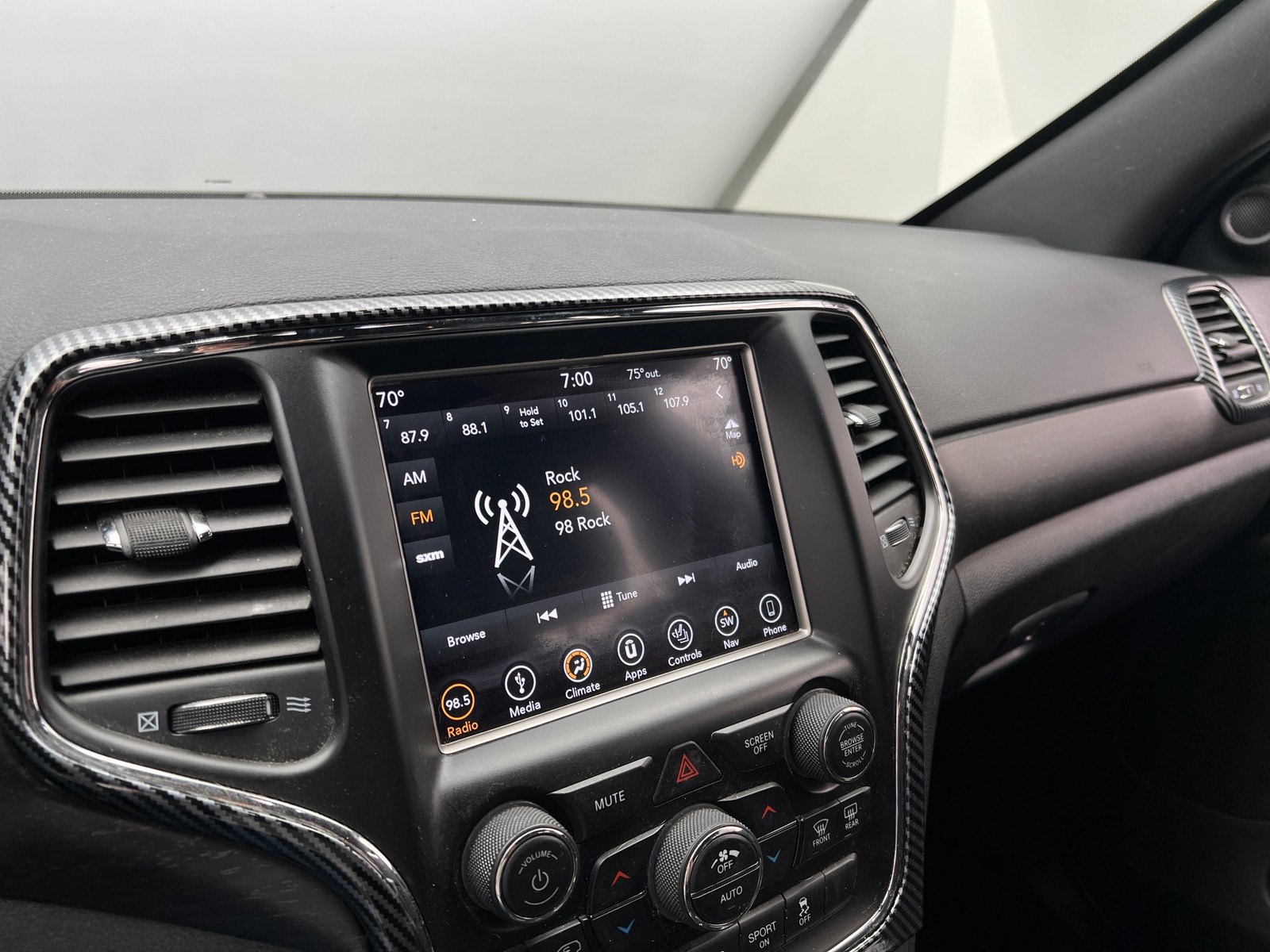 Thumbnail: 2018 Jeep Grand Cherokee - 3