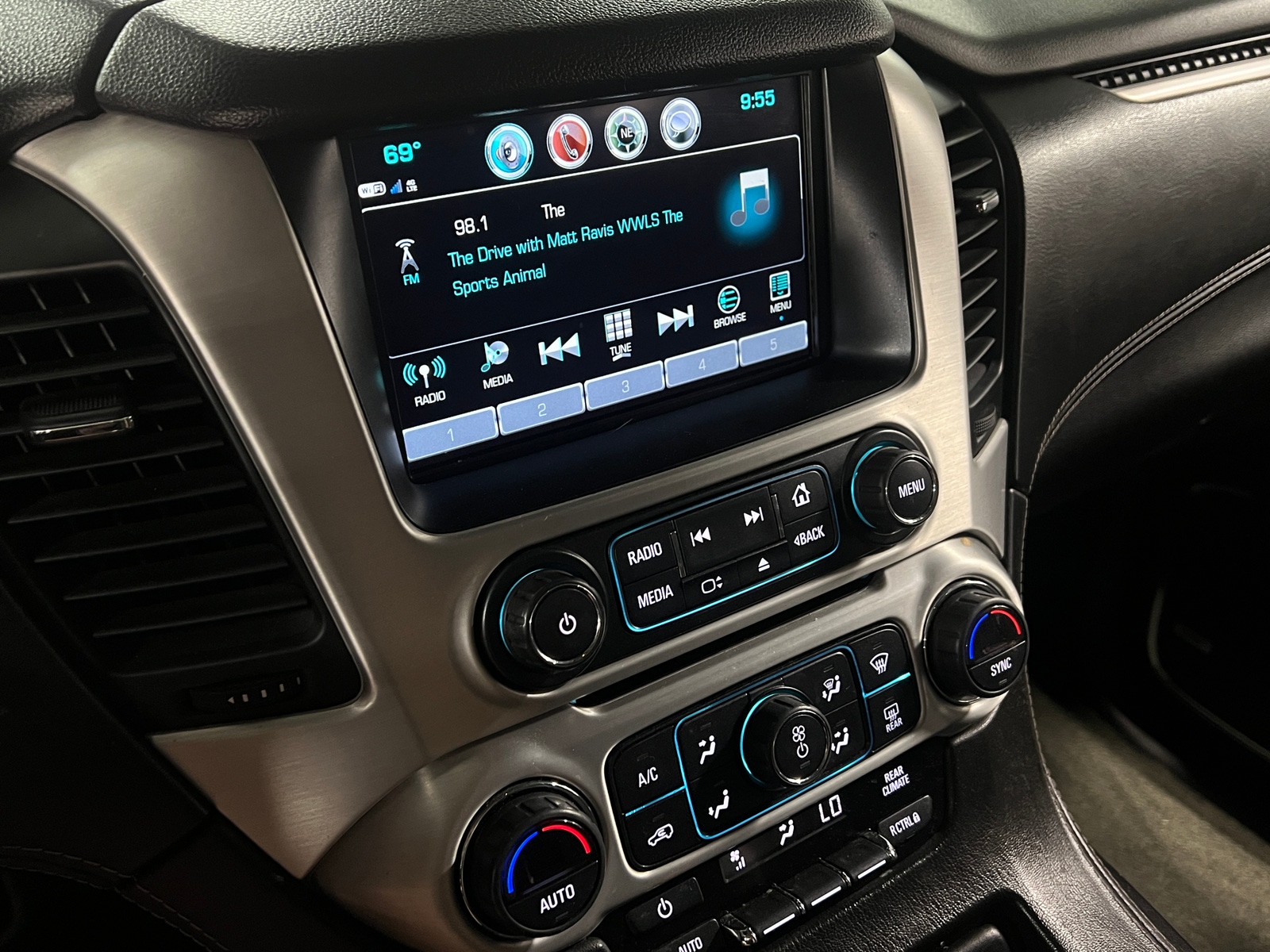 Thumbnail: 2017 GMC Yukon - 4