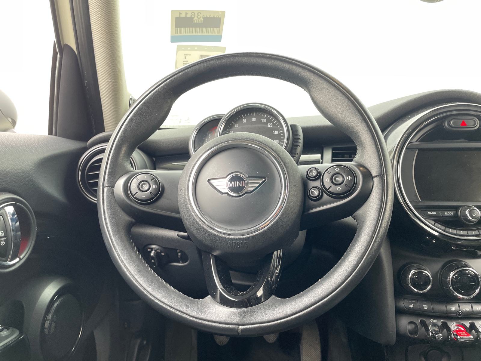 Thumbnail: 2017 MINI Cooper Hardtop - 4