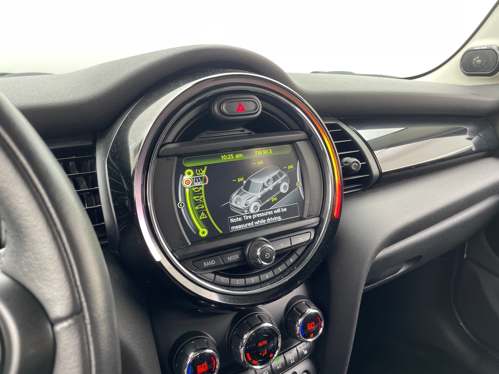 Thumbnail: 2017 MINI Cooper Hardtop - 3