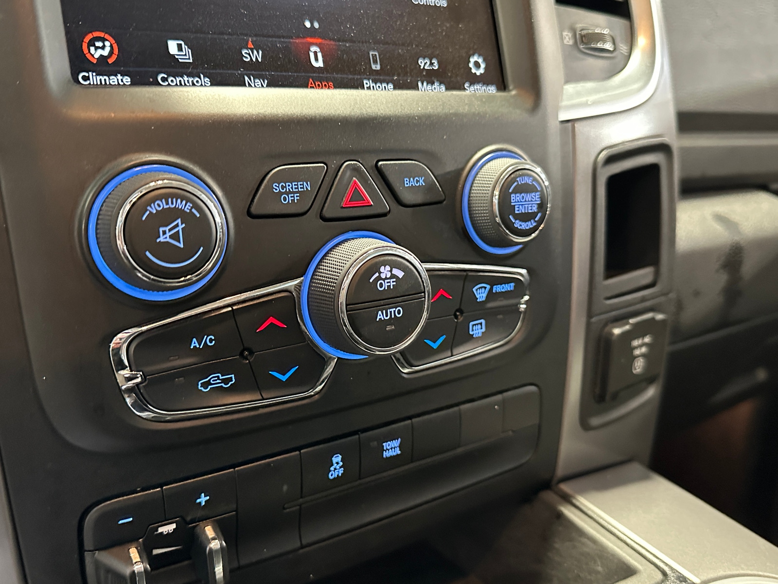 Thumbnail: 2023 RAM 1500 Classic - 4