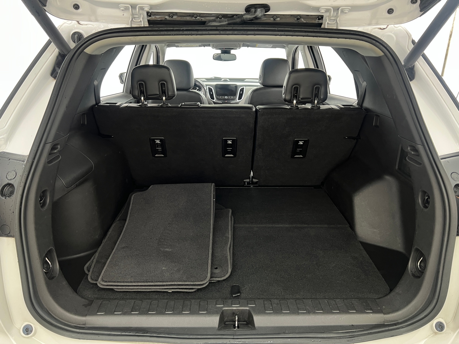 Thumbnail: 2018 Chevrolet Equinox - 6