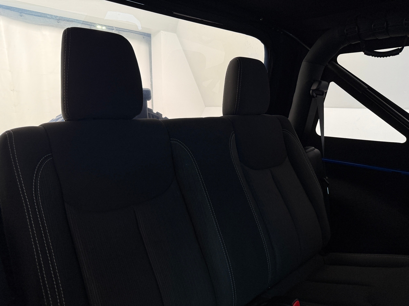 Thumbnail: 2016 Jeep Wrangler - 6