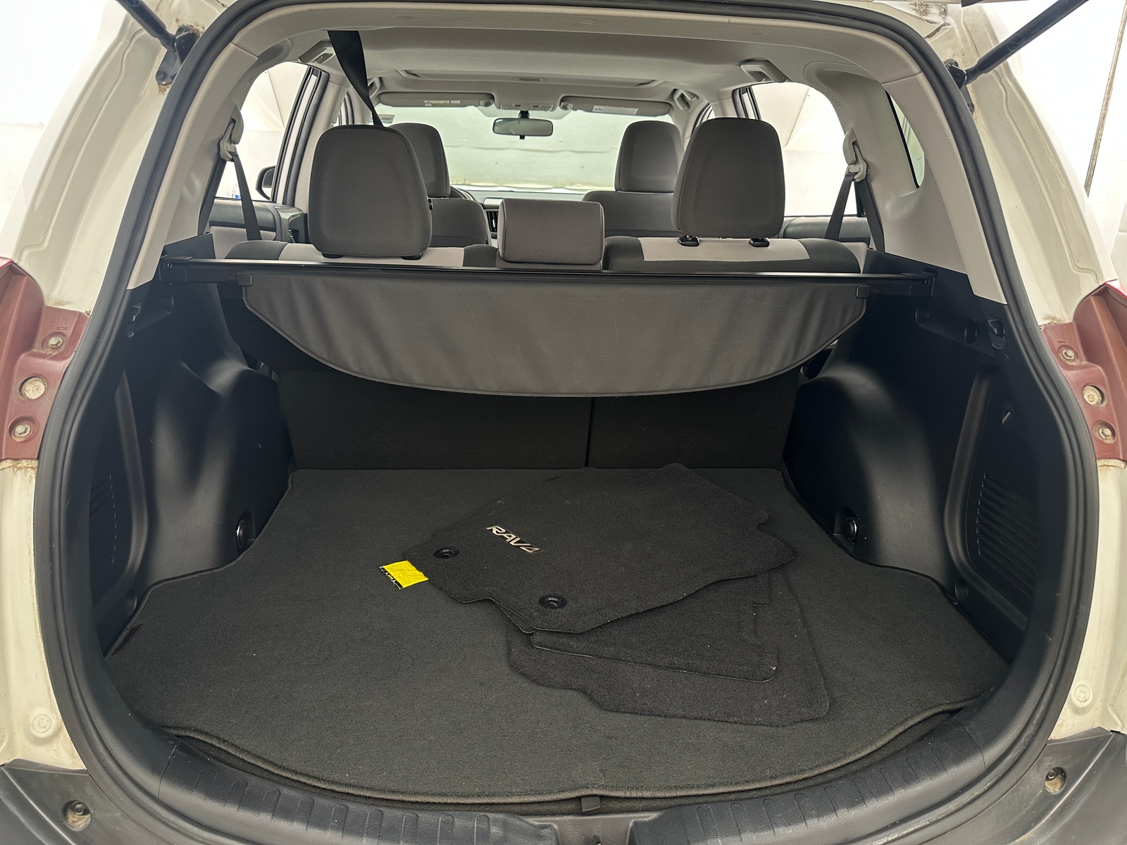 Thumbnail: 2014 Toyota RAV4 - 7