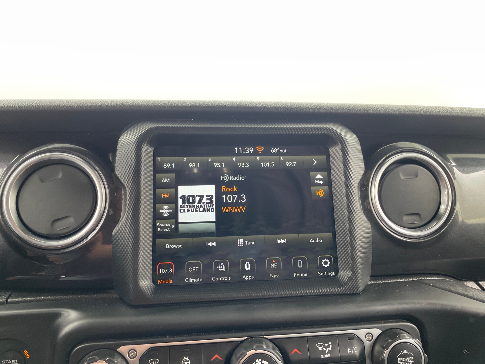 Thumbnail: 2021 Jeep Wrangler - 3