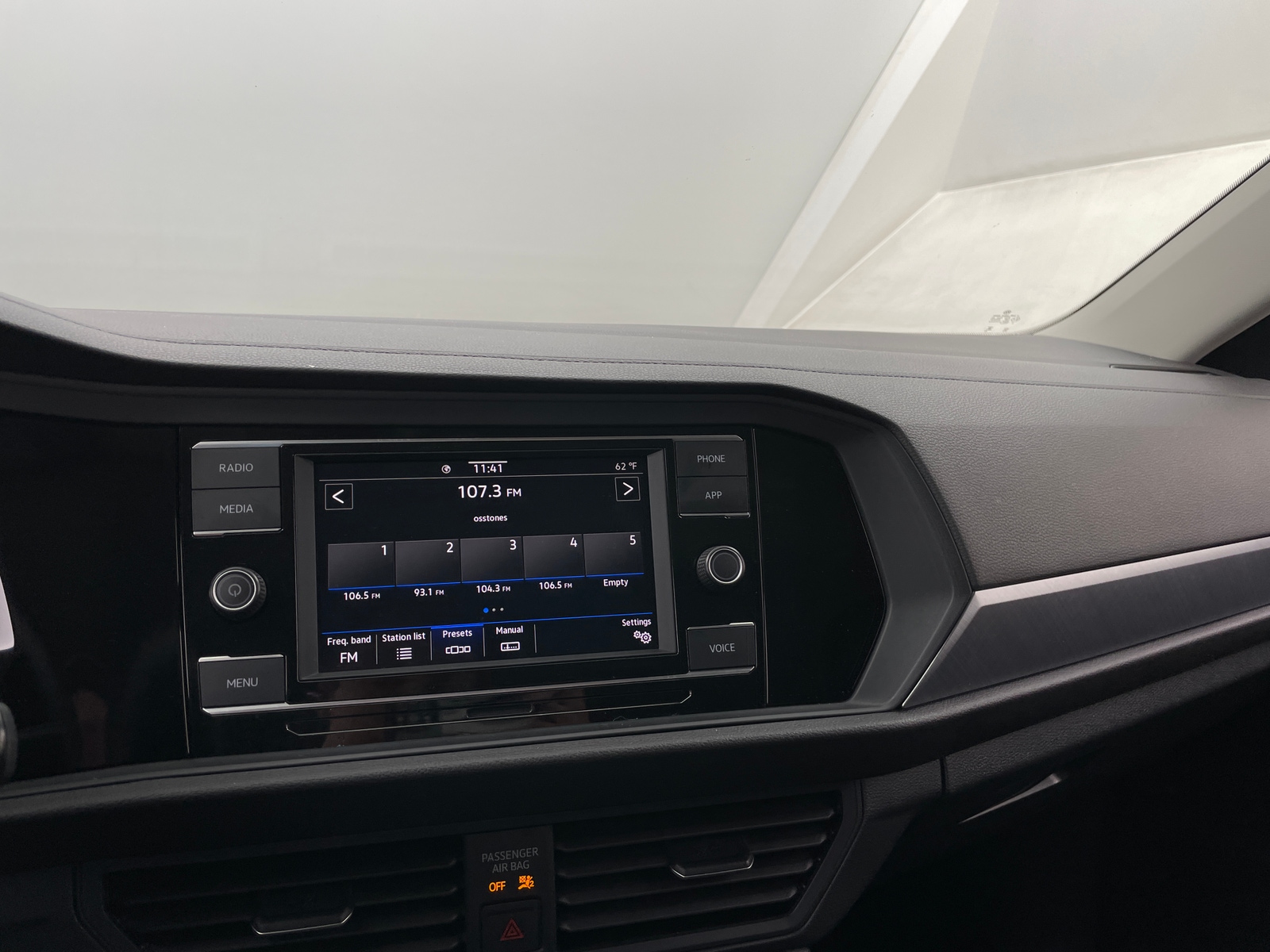 Thumbnail: 2023 Volkswagen Jetta - 3