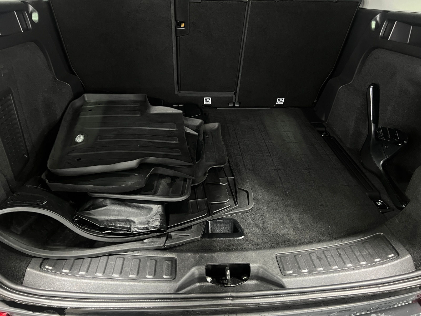 Thumbnail: 2019 Land Rover Discovery Sport - 6