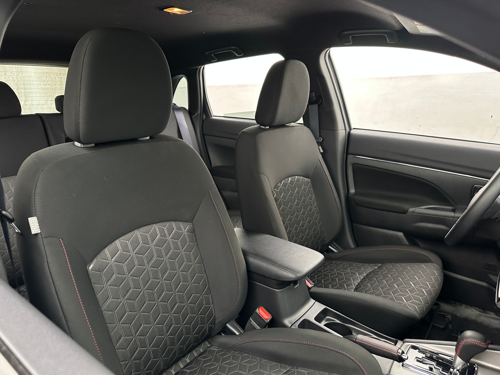Thumbnail: 2024 Mitsubishi Outlander Sport - 2