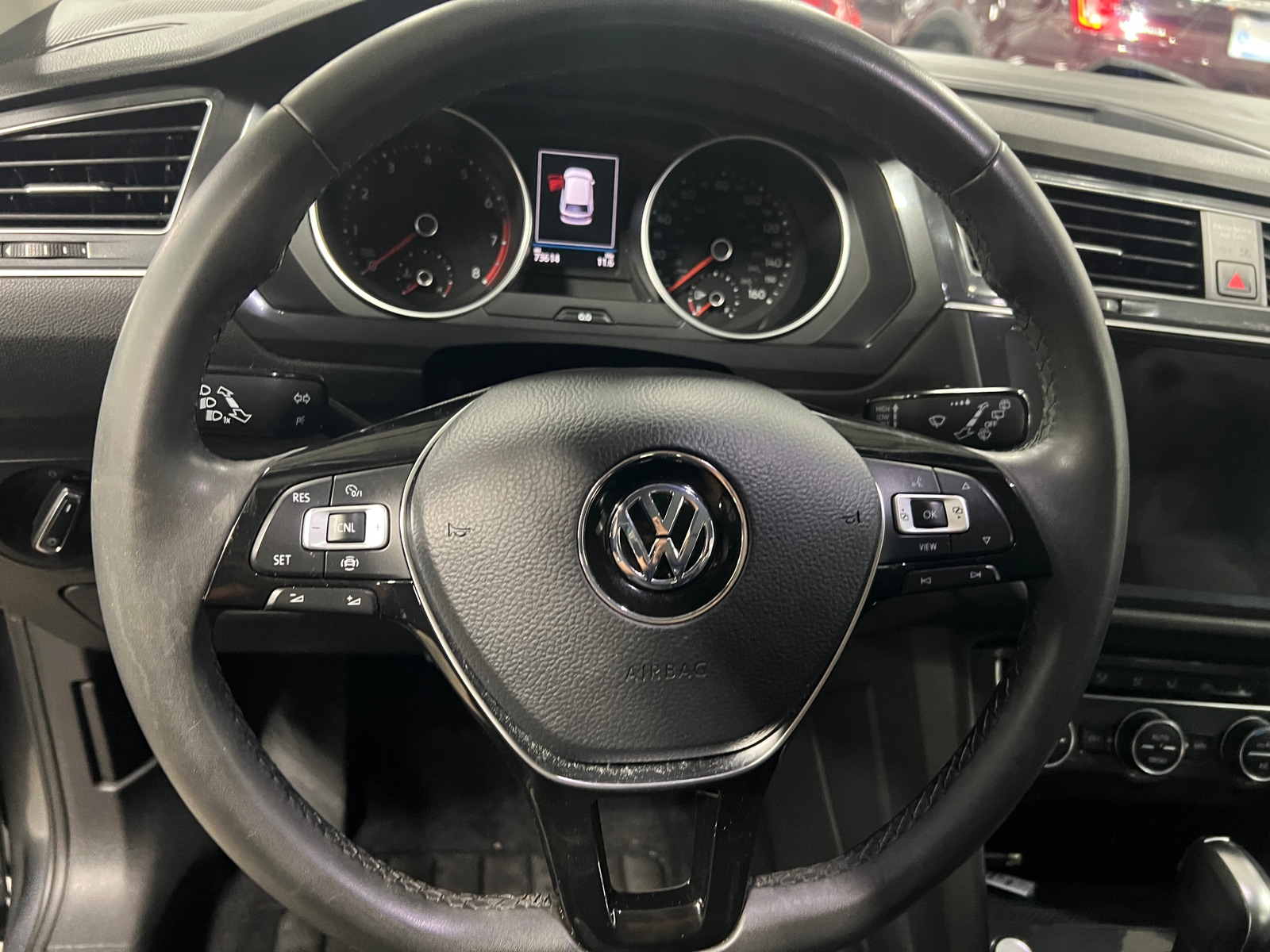Thumbnail: 2020 Volkswagen Tiguan - 4