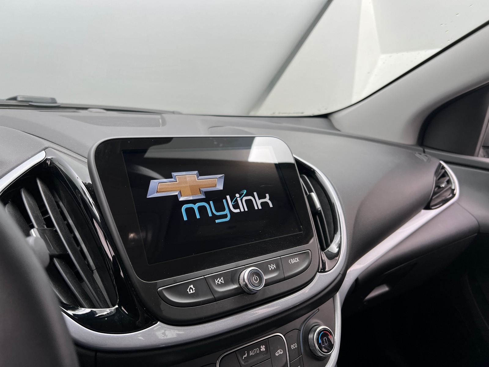 Thumbnail: 2016 Chevrolet Volt - 4