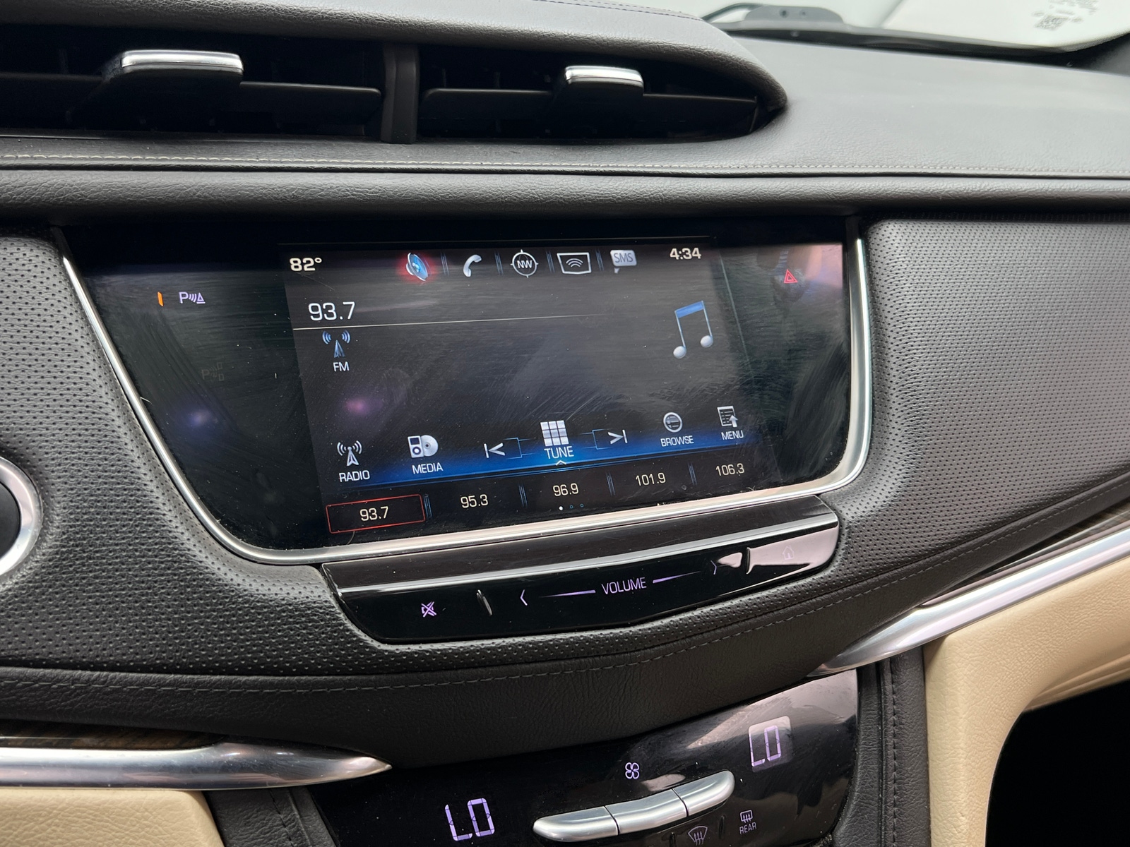 Thumbnail: 2017 Cadillac XT5 - 3
